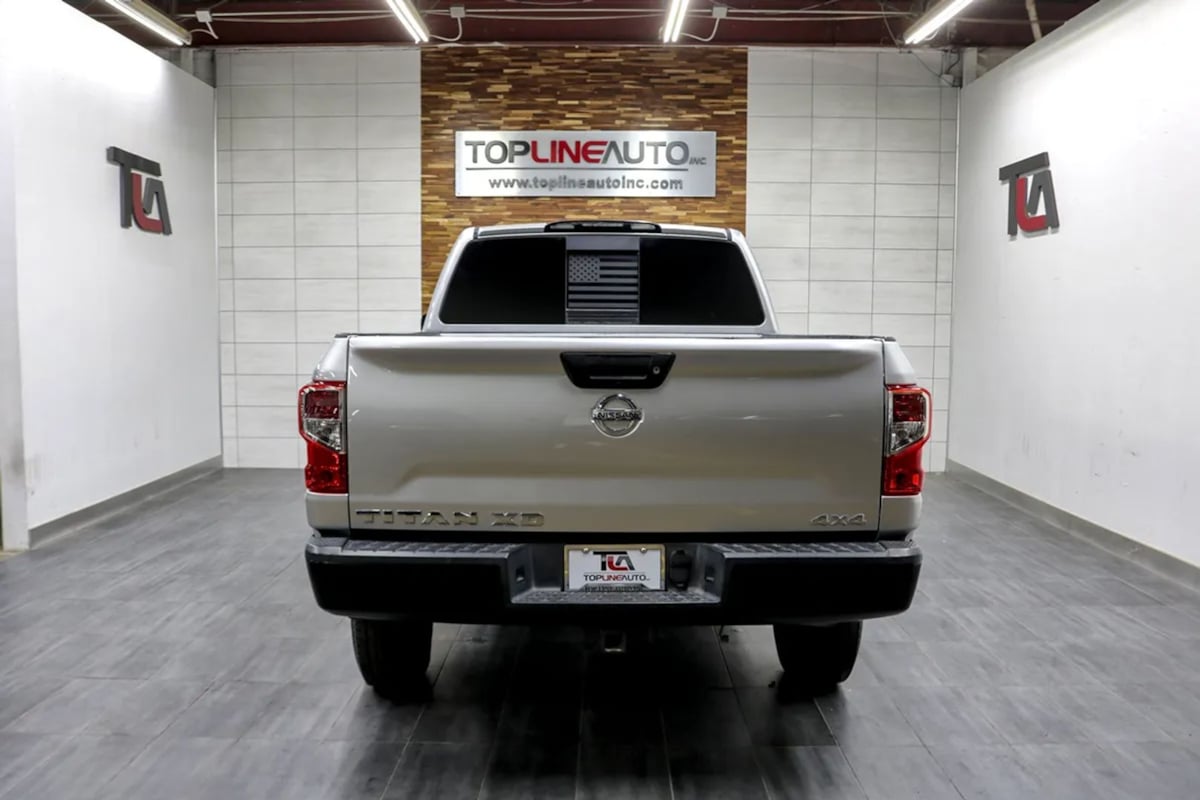 Nissan Titan photo 8
