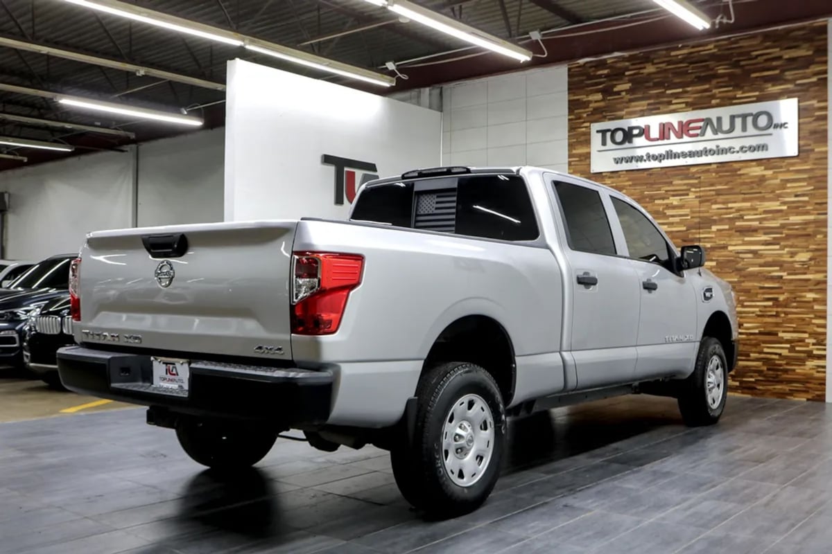Nissan Titan photo 9
