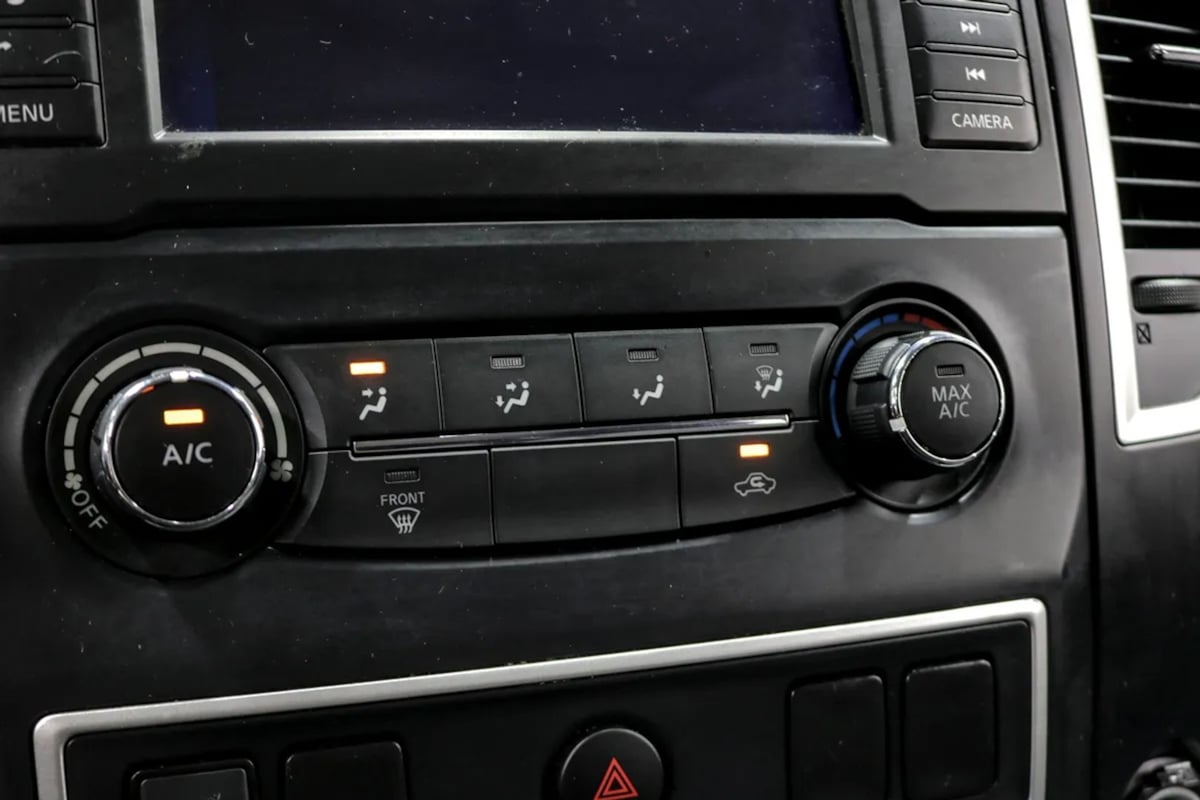 Nissan Titan photo 22