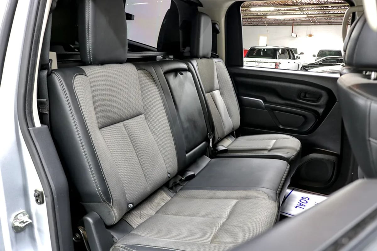 Nissan Titan photo 25