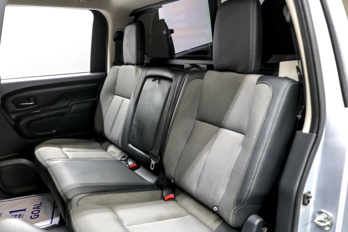 Nissan Titan photo 27
