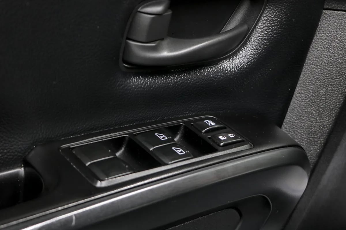 Nissan Titan photo 30