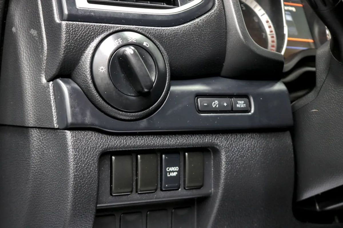 Nissan Titan photo 31