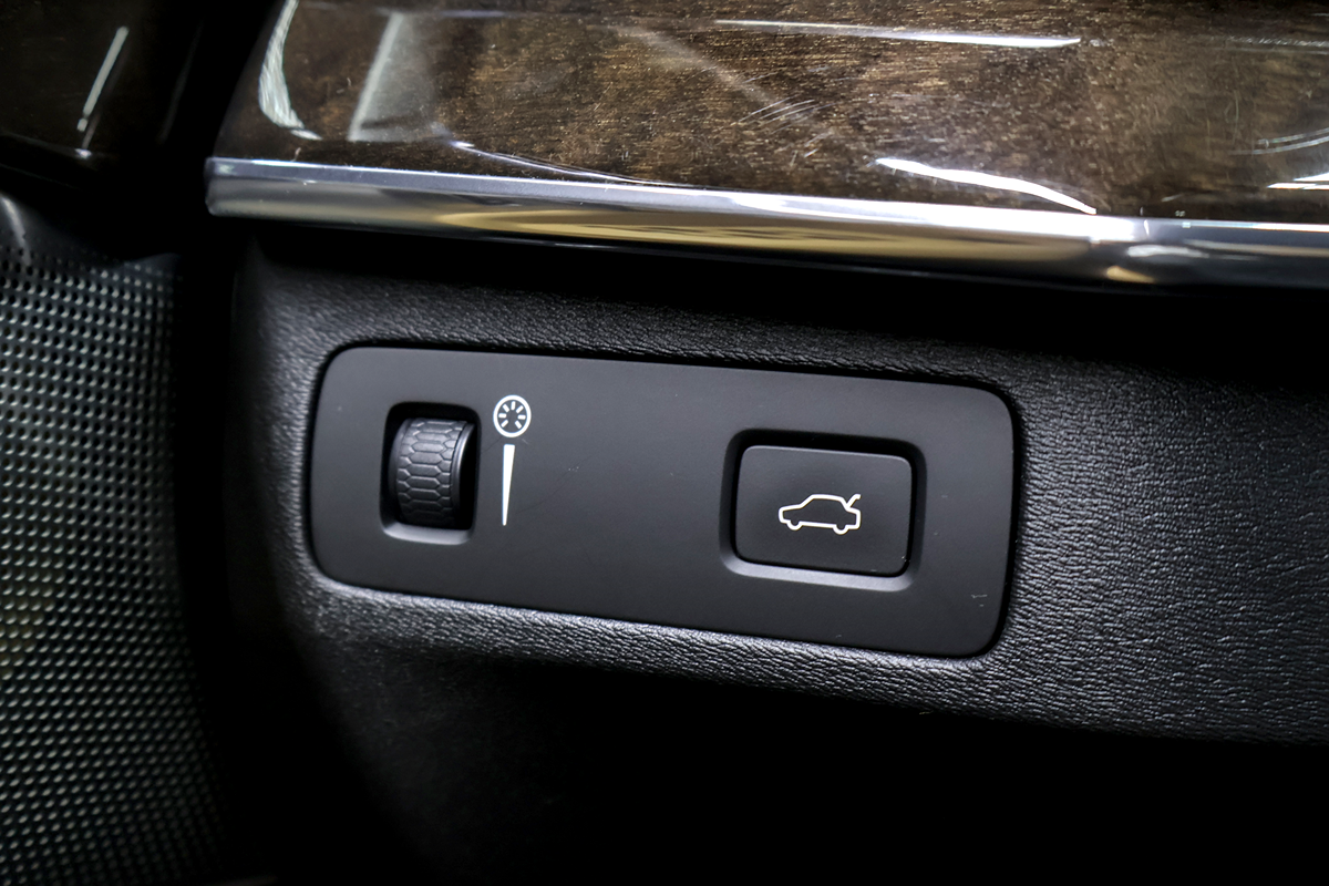 2017 Volvo XC90 Momentum - Photo 25