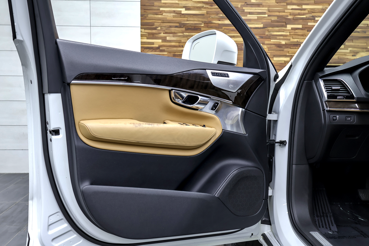 2017 Volvo XC90 Momentum - Photo 36