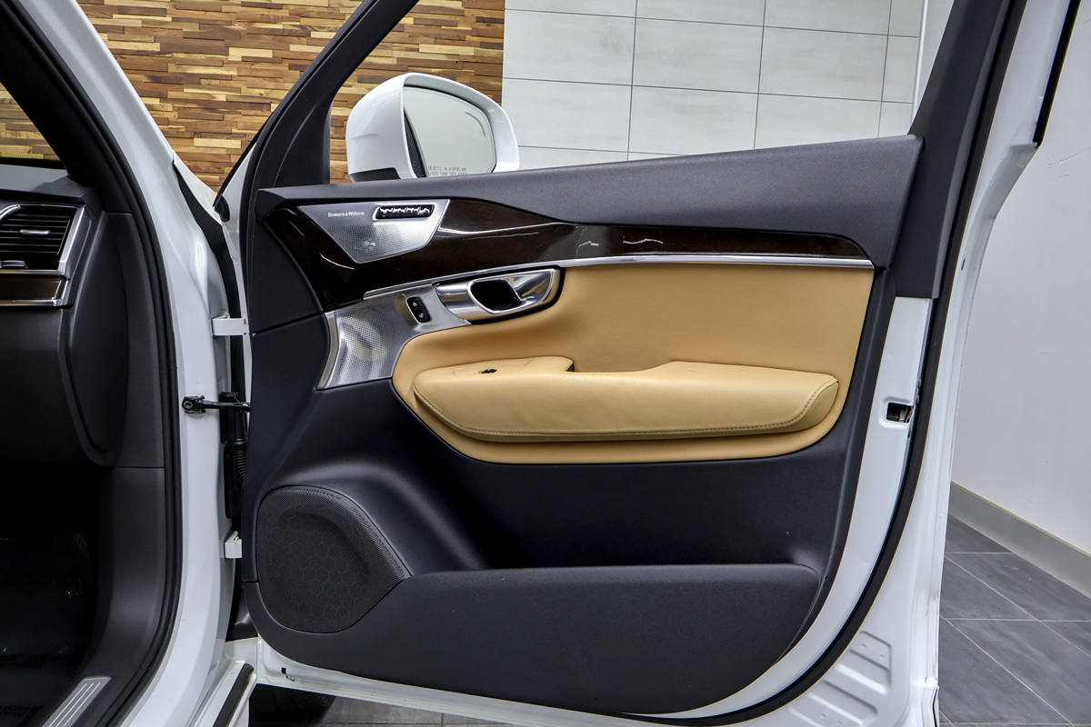 2017 Volvo XC90 Momentum - Photo 38