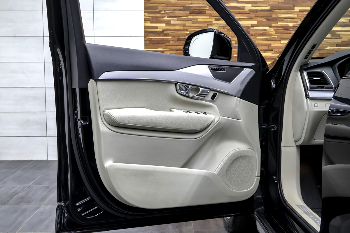 2017 Volvo XC90 Momentum - Photo 27