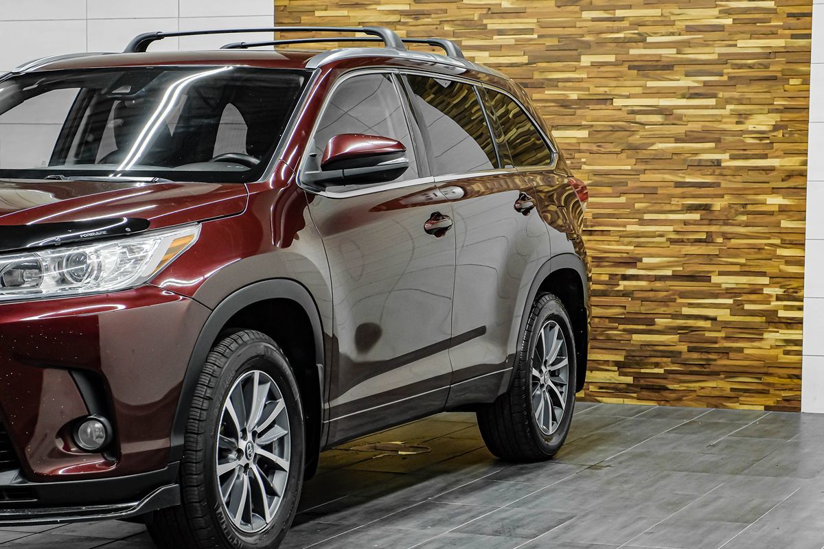 Sold 2017 Toyota Highlander XLE in Dallas