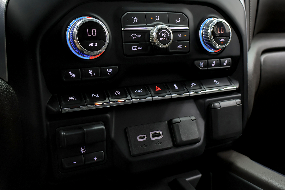 2020 GMC Sierra 1500 SLT - Photo 18