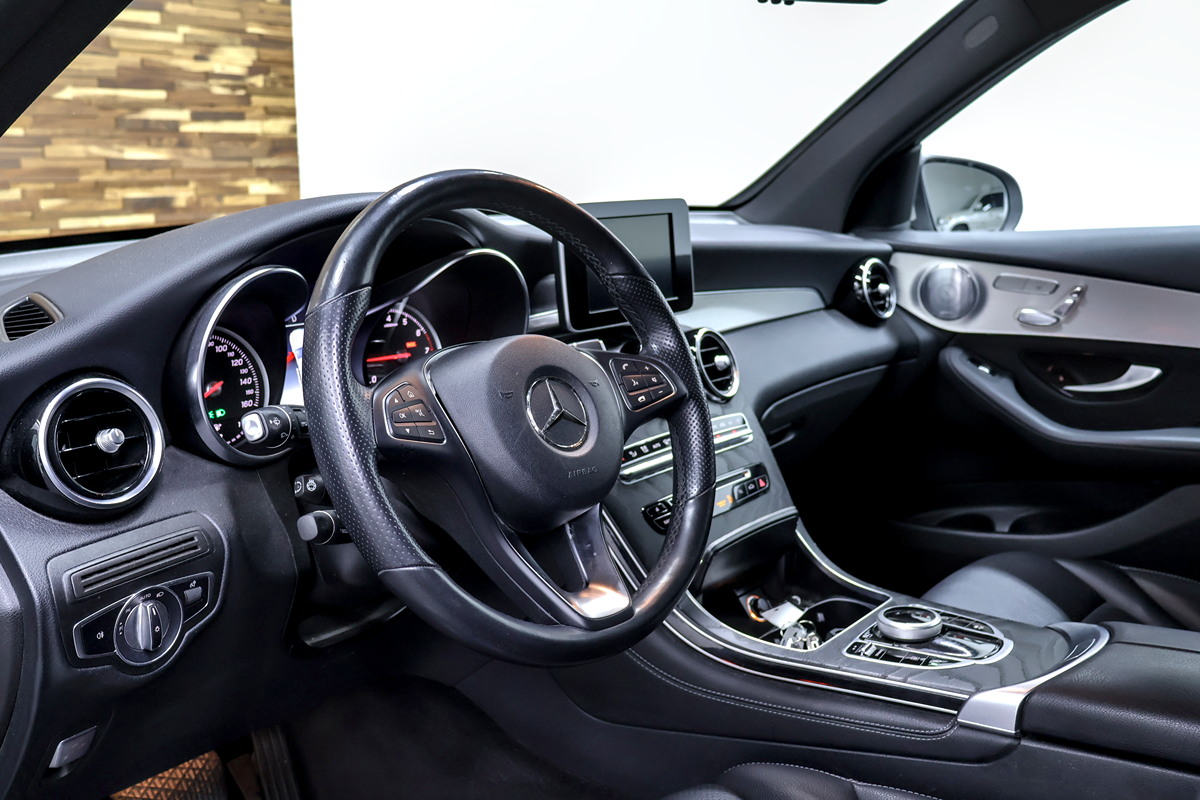 2019 Mercedes-Benz GLC GLC300 - Photo 10