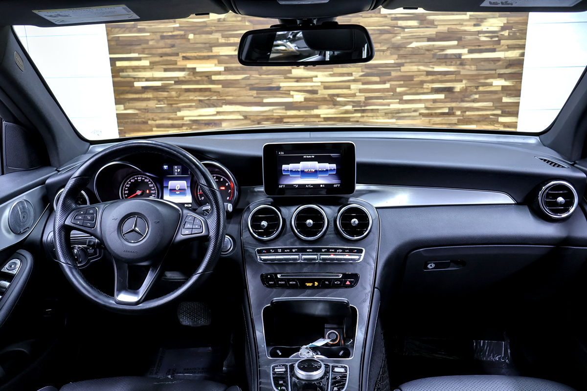 2019 Mercedes-Benz GLC GLC300 - Photo 11
