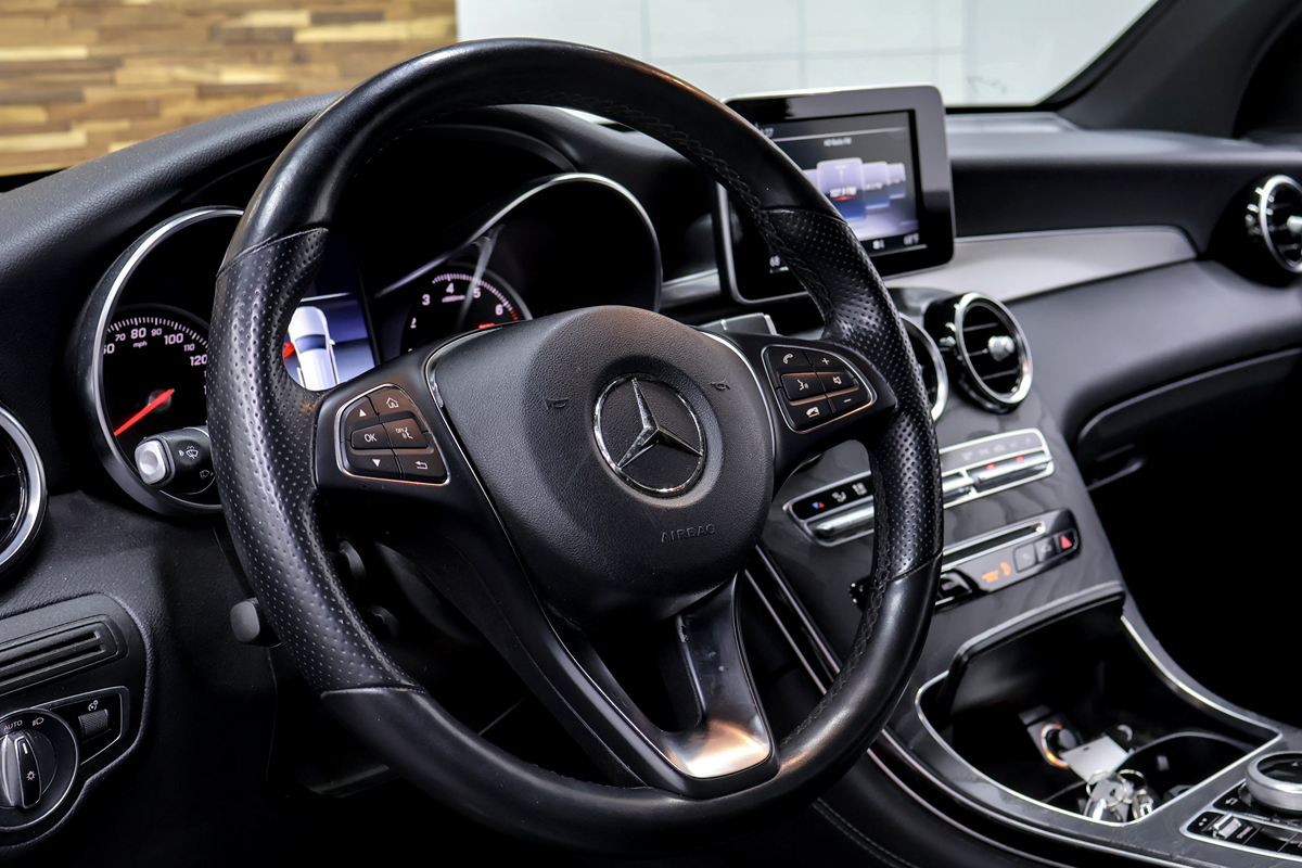 2019 Mercedes-Benz GLC GLC300 - Photo 13