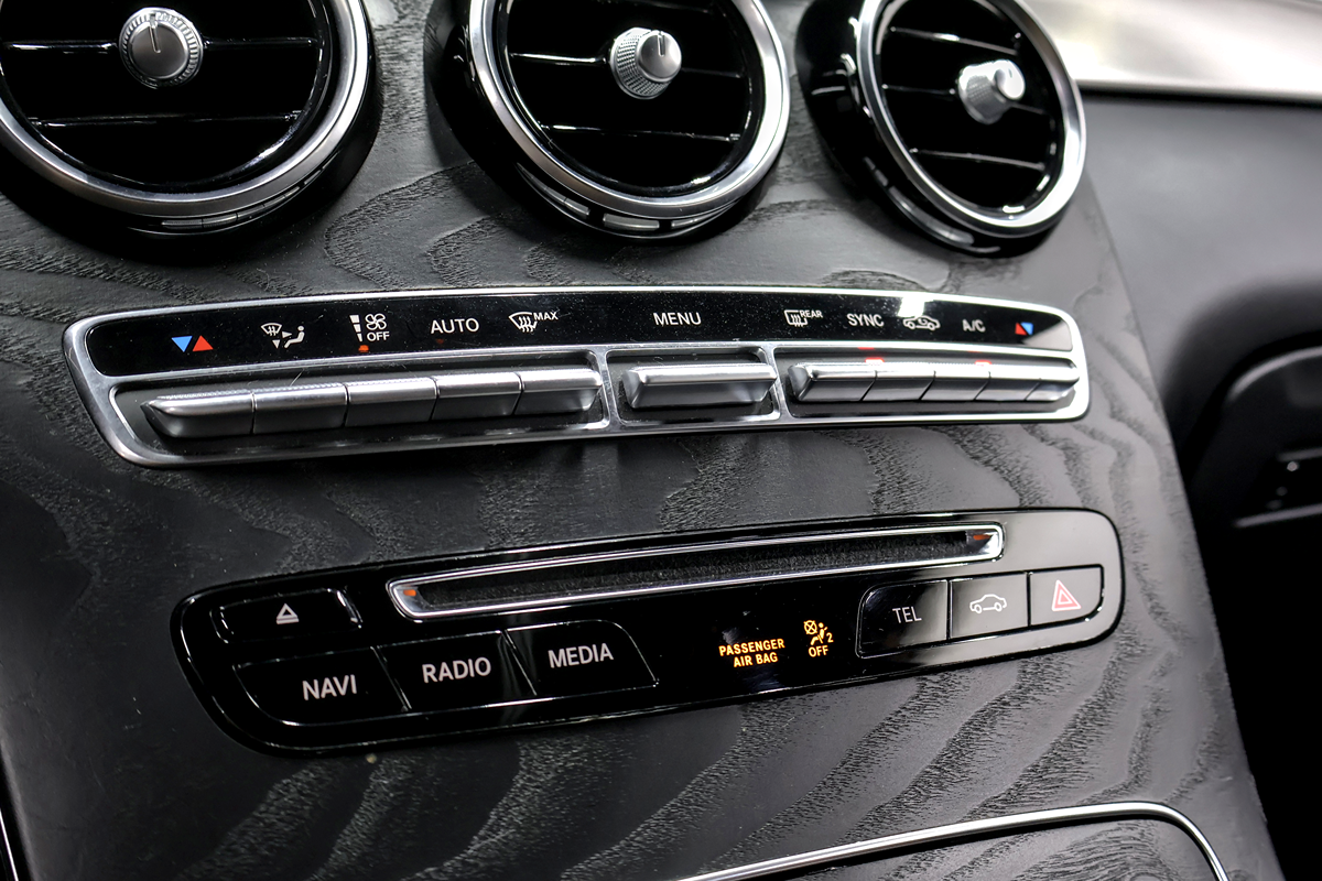 2019 Mercedes-Benz GLC GLC300 - Photo 18