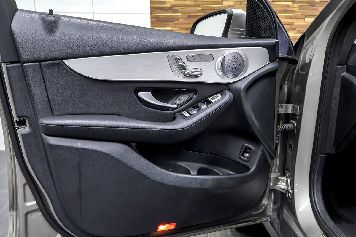 2019 Mercedes-Benz GLC GLC300 - Photo 34
