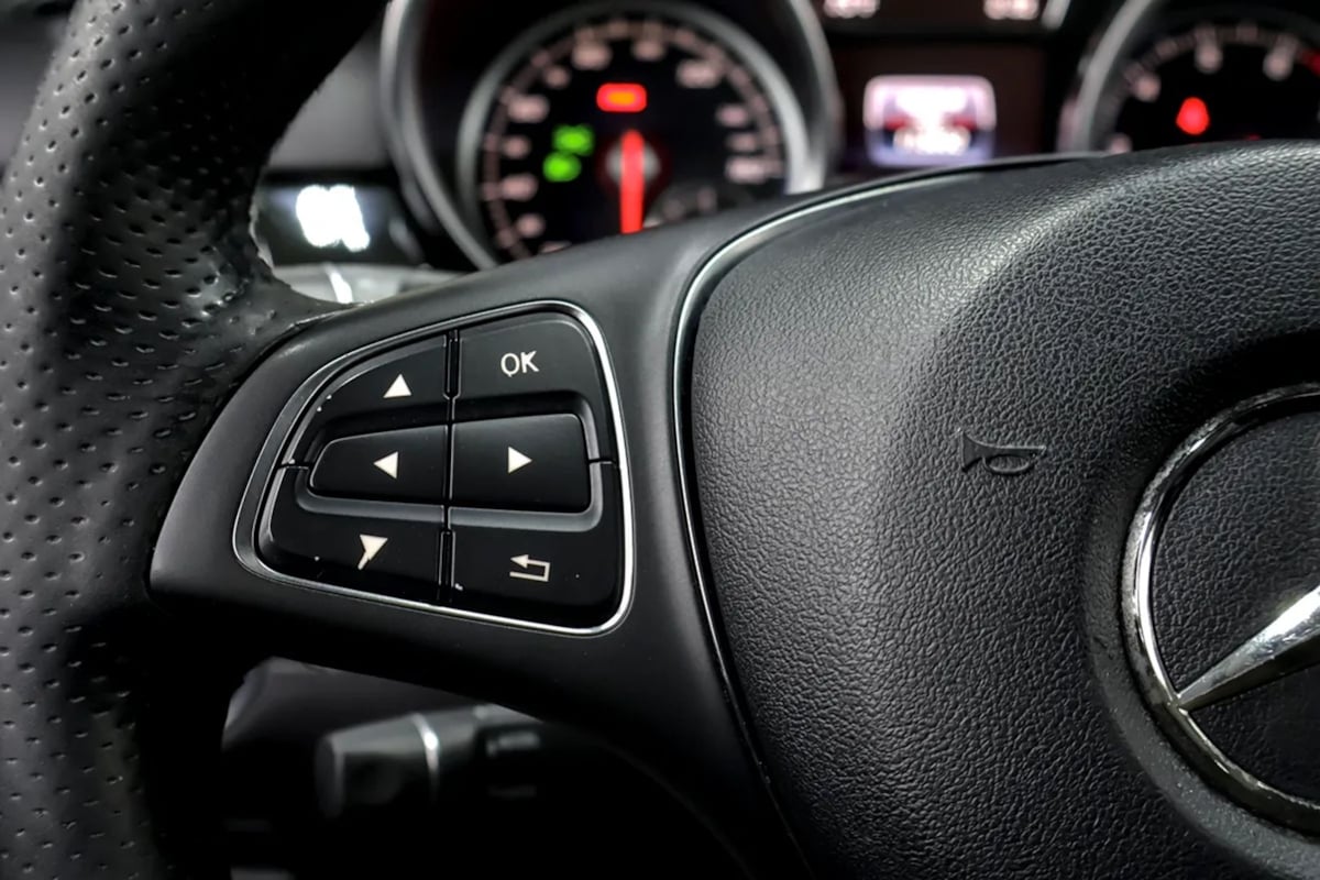 Mercedes-Benz GLE photo 14