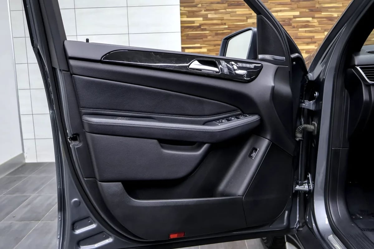 Mercedes-Benz GLE photo 34
