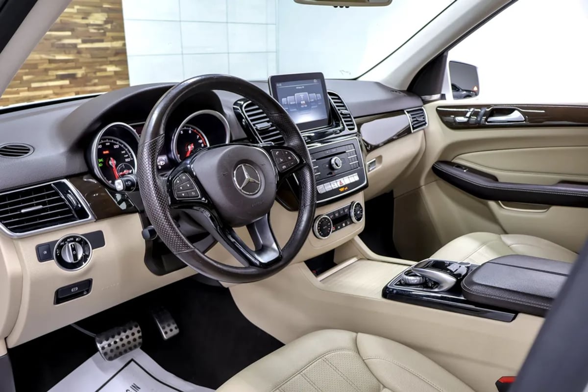 Mercedes-Benz GLE photo 10
