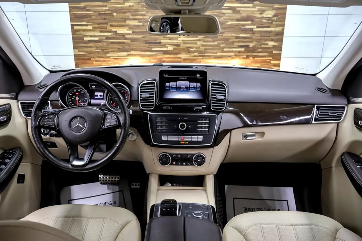 Mercedes-Benz GLE photo 11