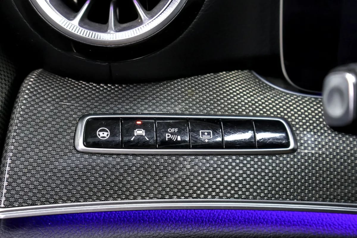 Mercedes-Benz CLS photo 26