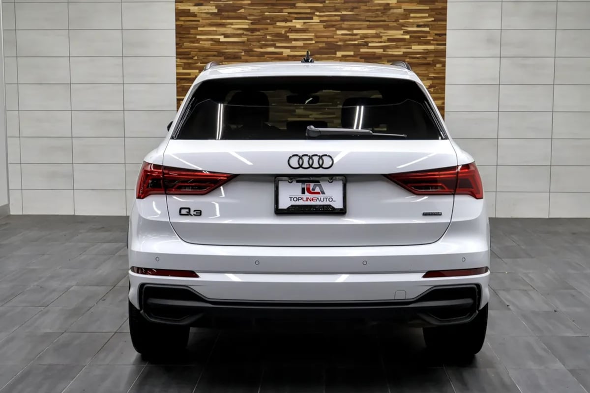 Audi Q3 photo 8