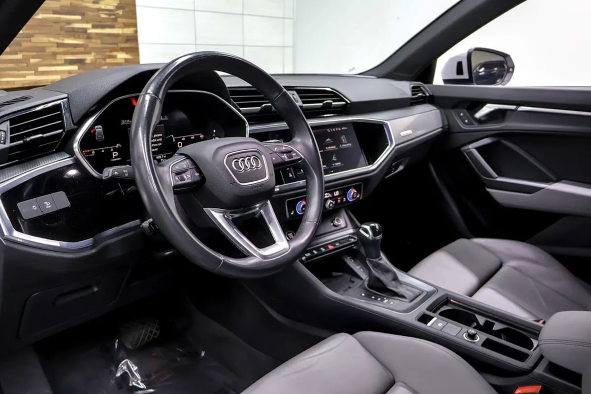 Audi Q3 photo 10