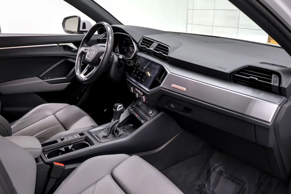 Audi Q3 photo 12