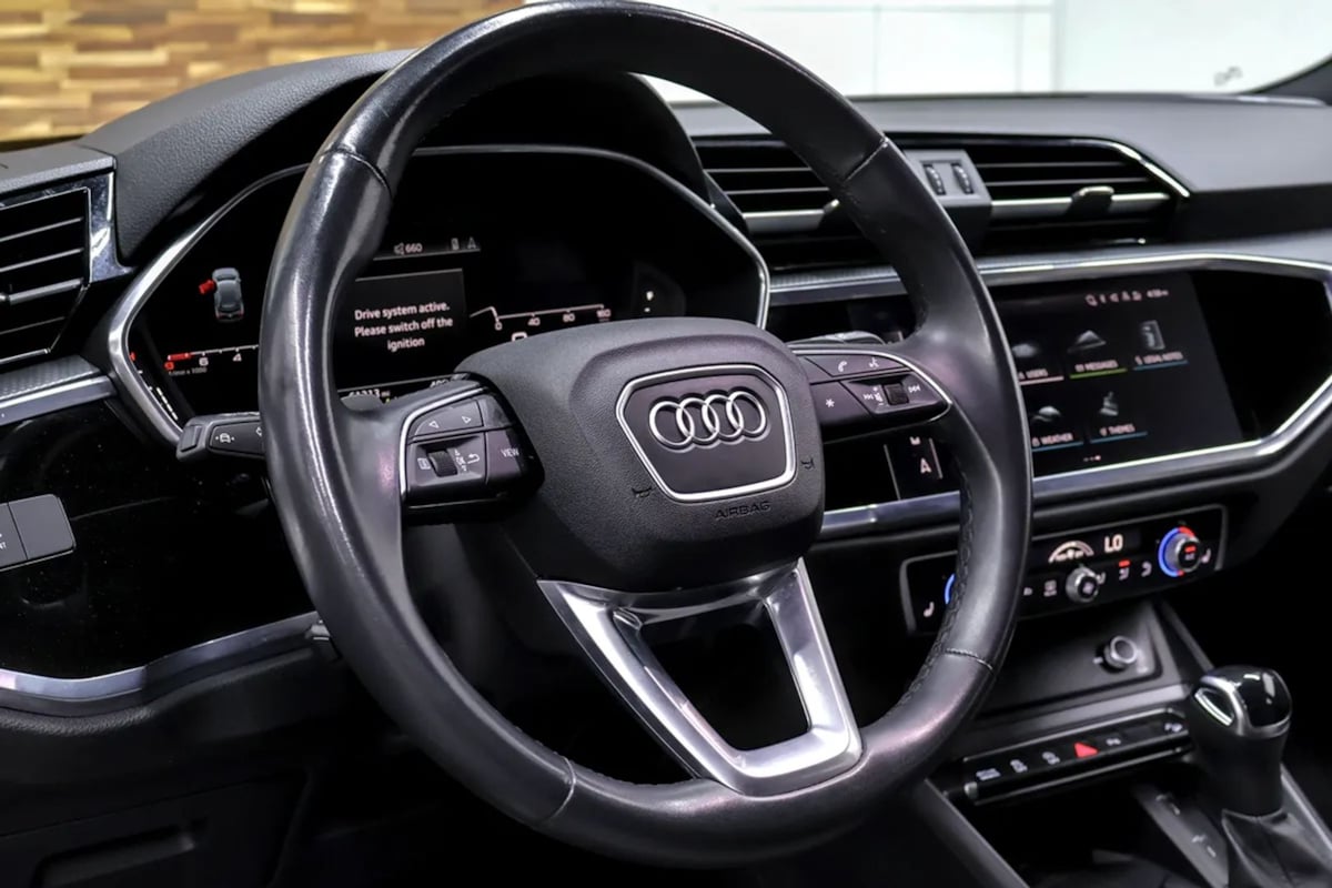 Audi Q3 photo 13