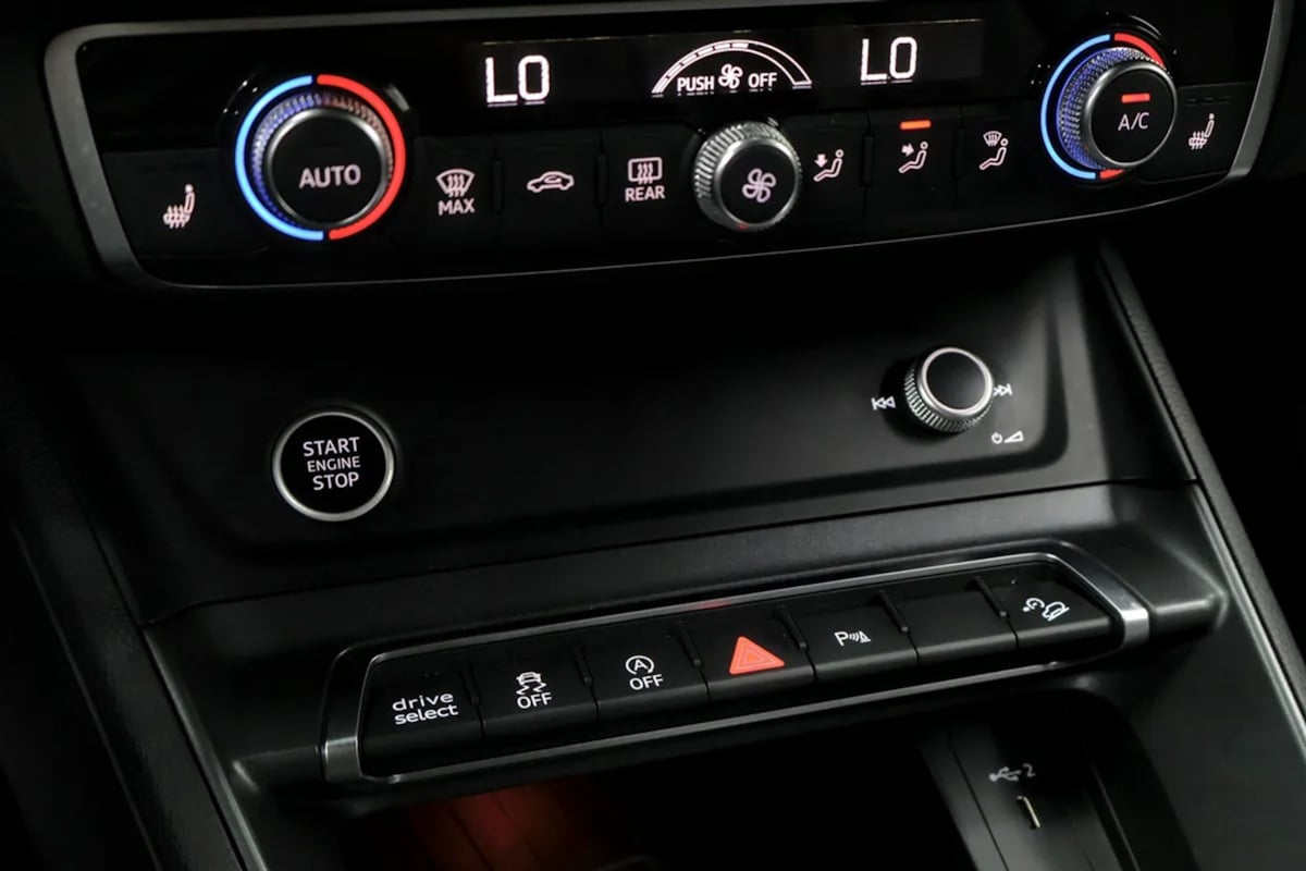 Audi Q3 photo 16