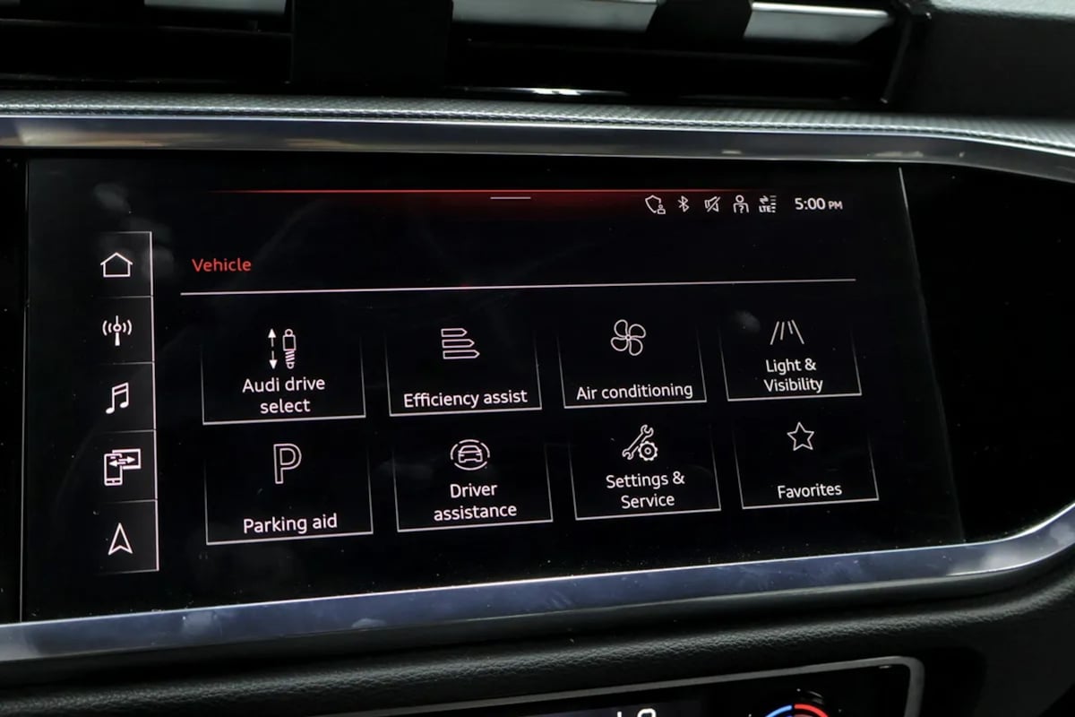 Audi Q3 photo 22