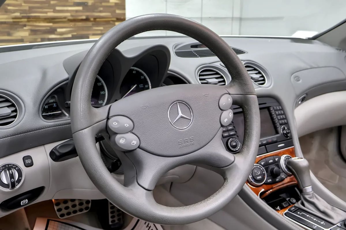 Mercedes-Benz SL500 photo 12