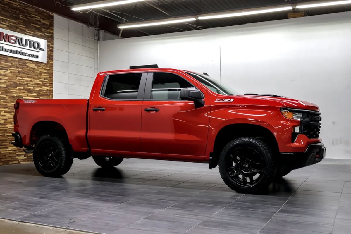 Chevrolet Silverado photo 5
