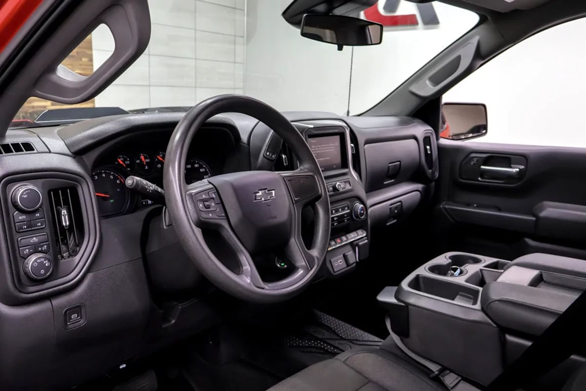 Chevrolet Silverado photo 10