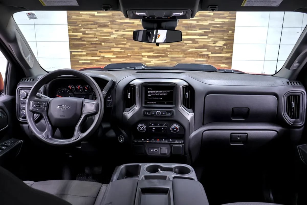 Chevrolet Silverado photo 11
