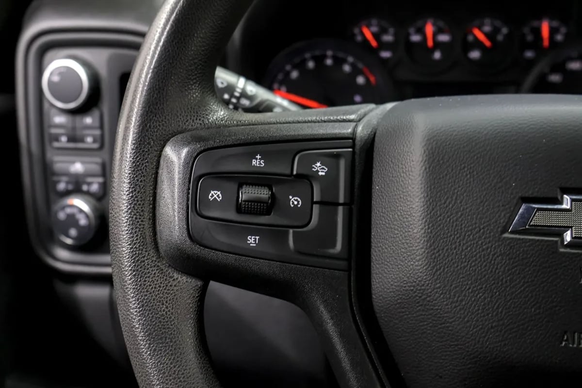 Chevrolet Silverado photo 14