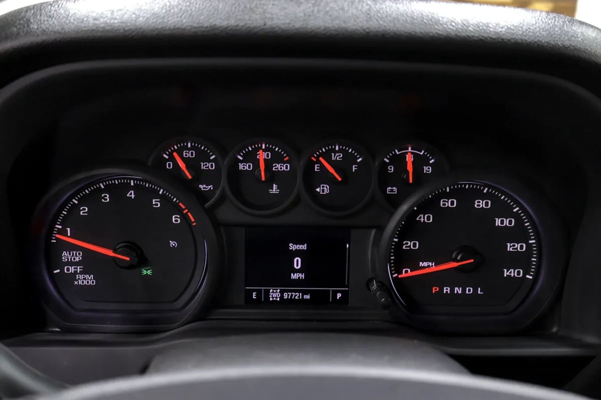 Chevrolet Silverado photo 15
