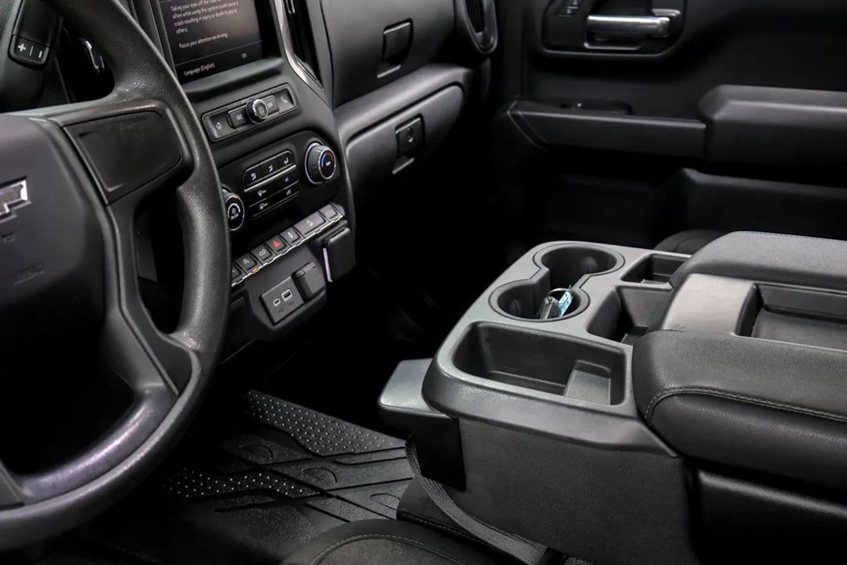 Chevrolet Silverado photo 16