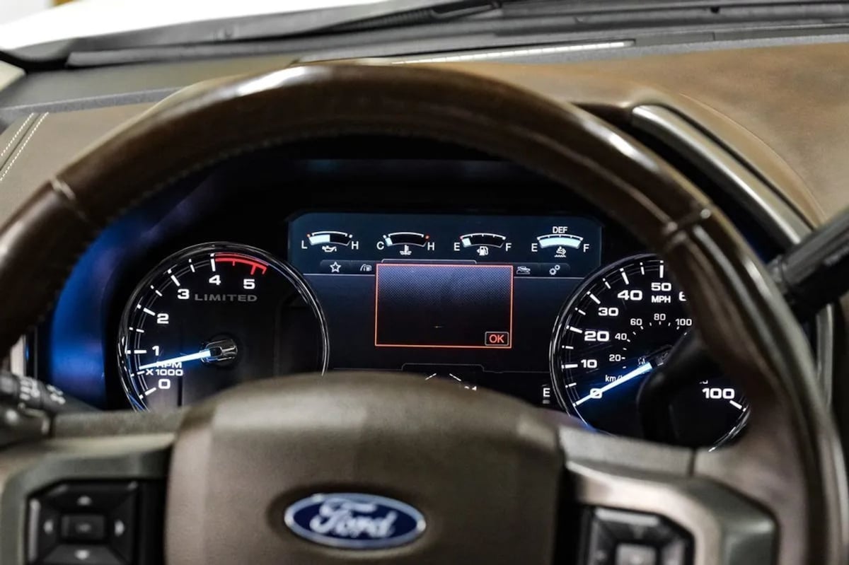 Ford F-250 photo 18