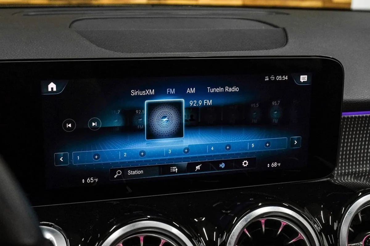 Mercedes-Benz GLB 250 photo 26
