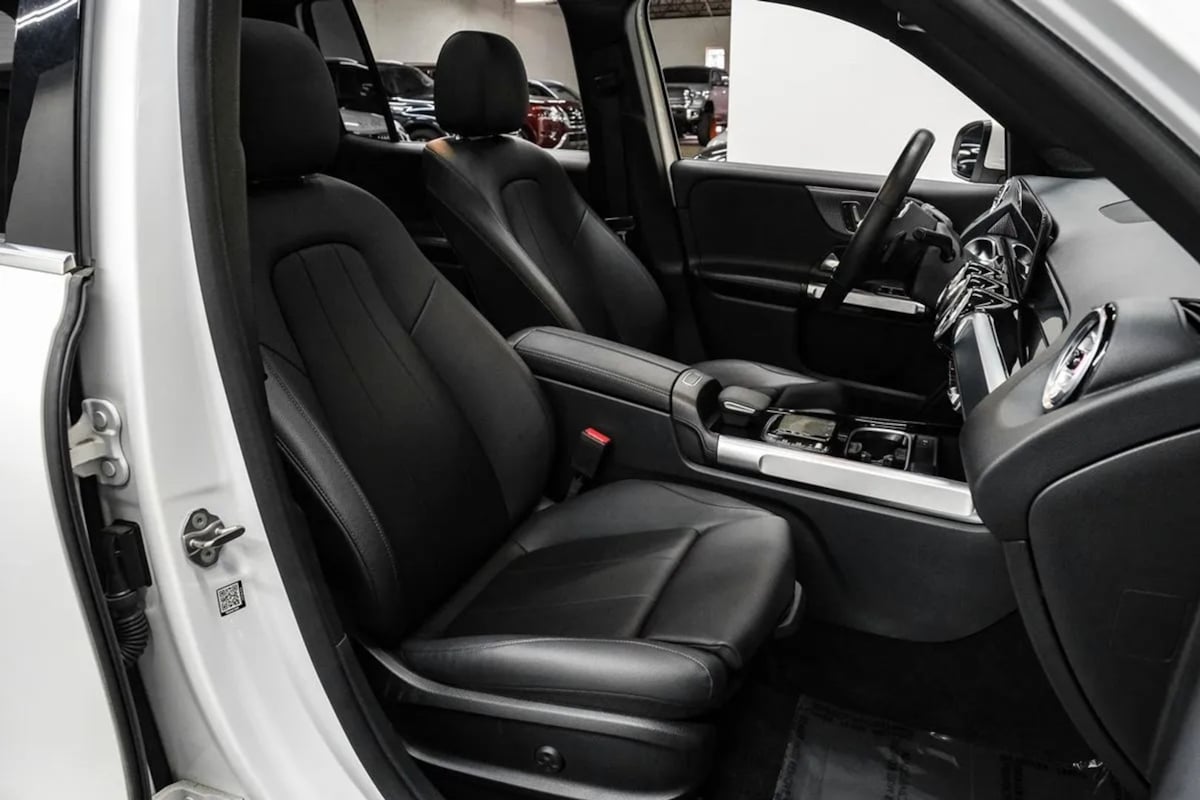Mercedes-Benz GLB 250 photo 30