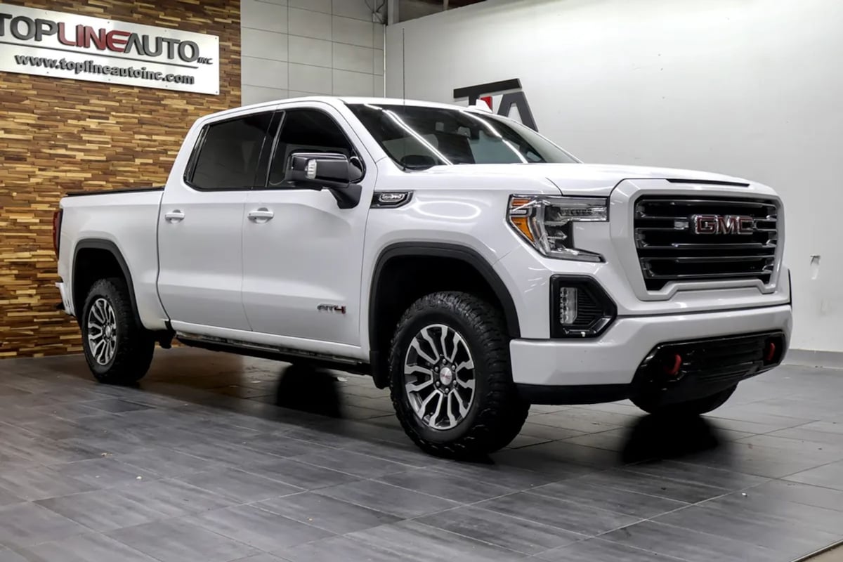 GMC Sierra photo 2