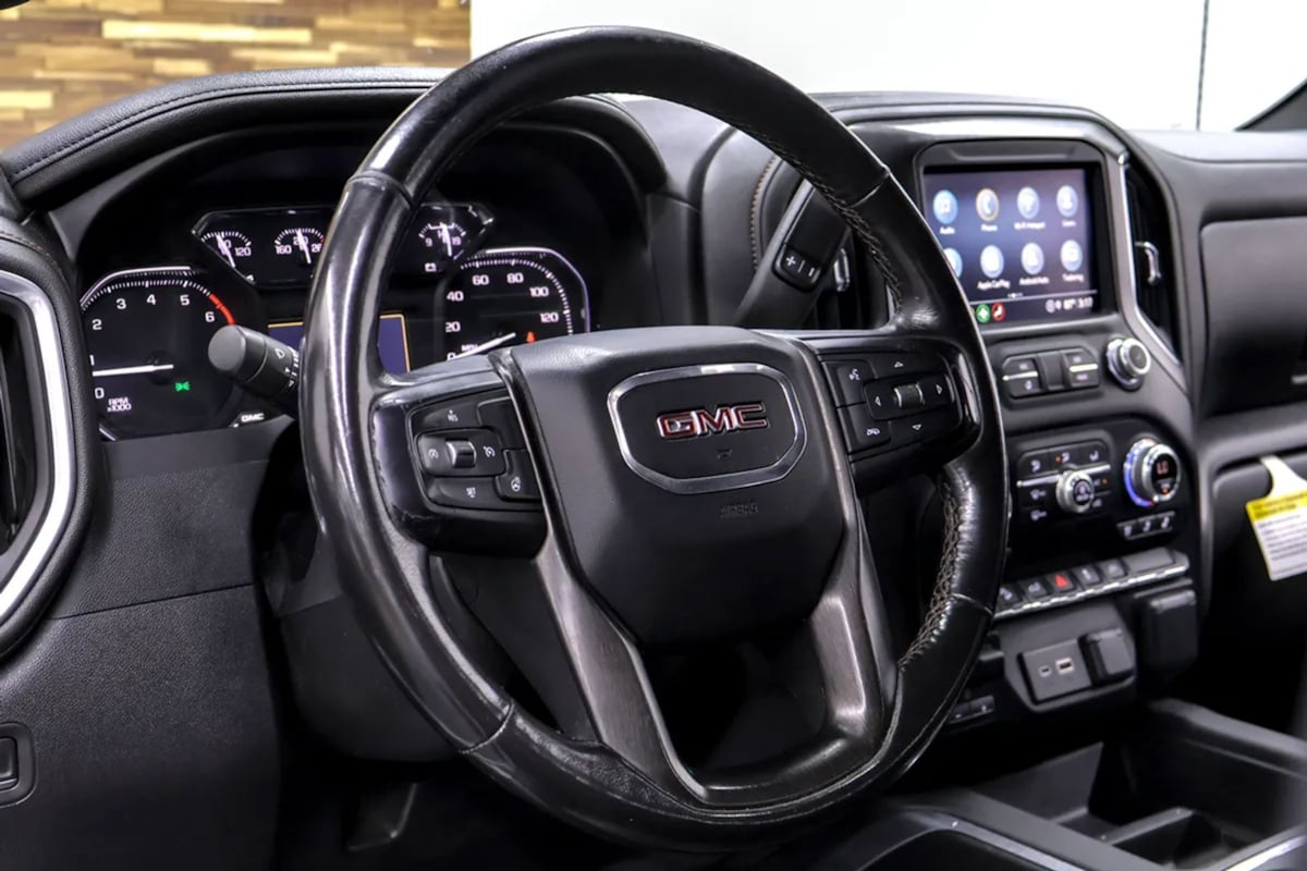 GMC Sierra photo 13