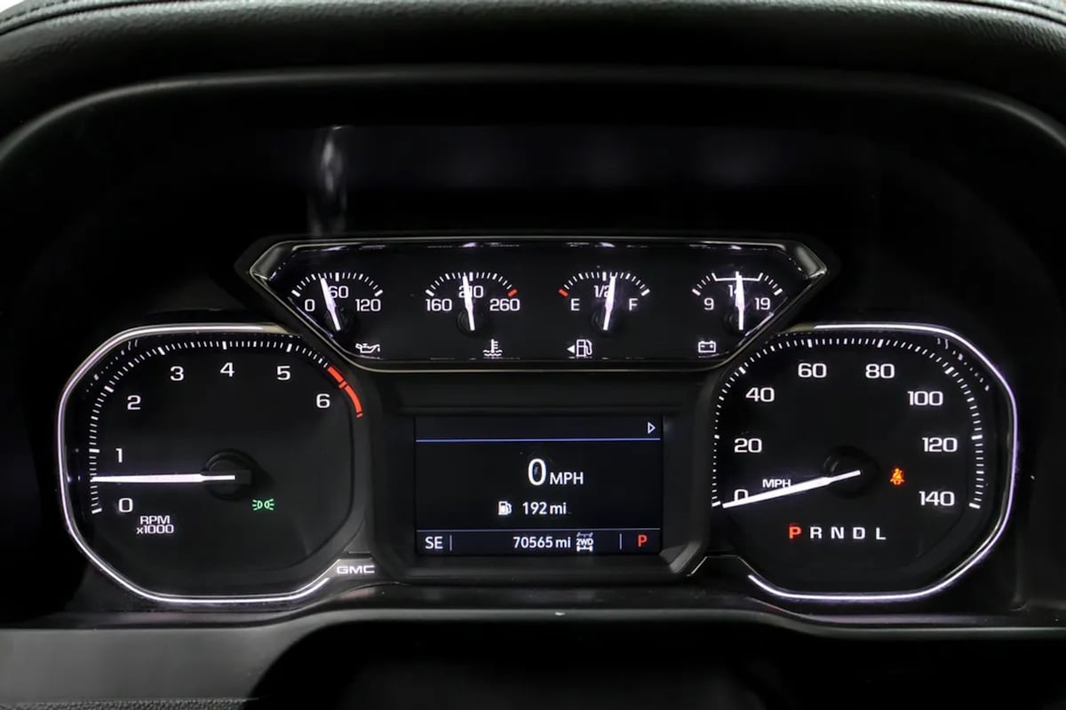 GMC Sierra photo 16