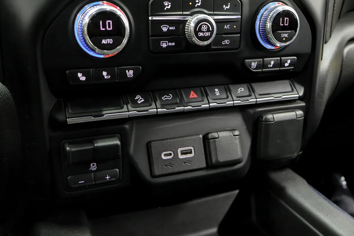 GMC Sierra photo 18