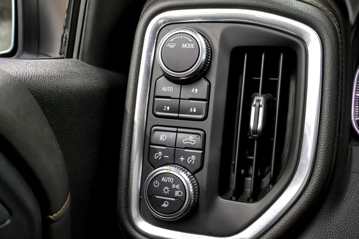 GMC Sierra photo 25