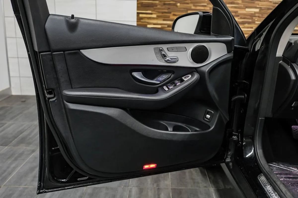 Mercedes-Benz GLC photo 36
