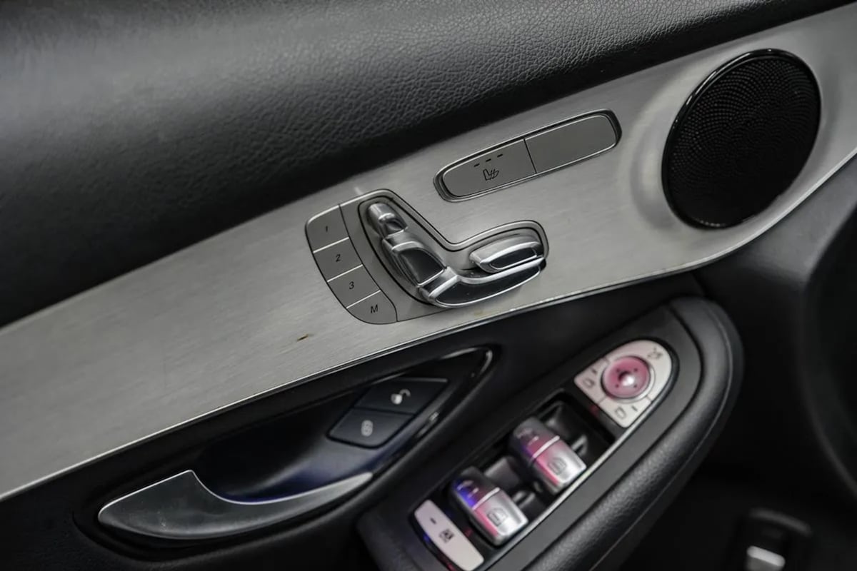 Mercedes-Benz GLC photo 38