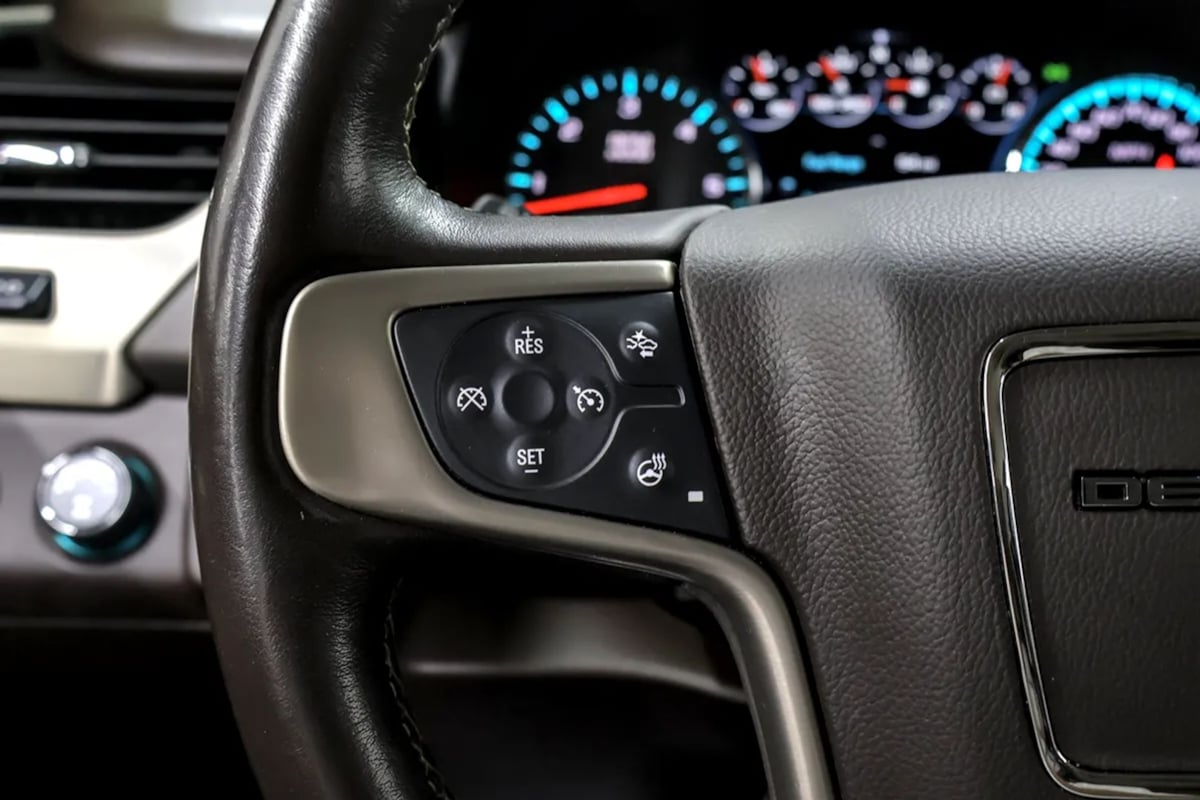 GMC Yukon photo 14
