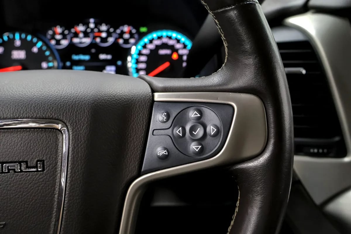 GMC Yukon photo 15
