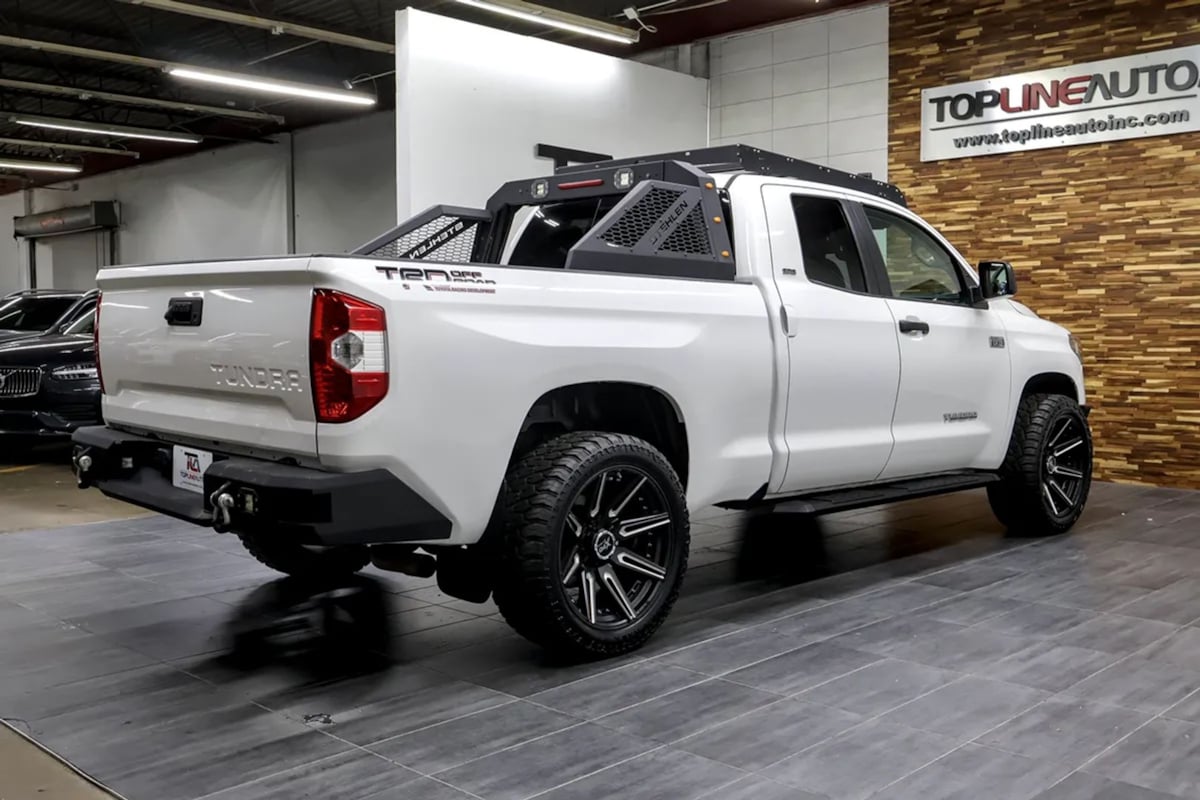 Toyota Tundra photo 9