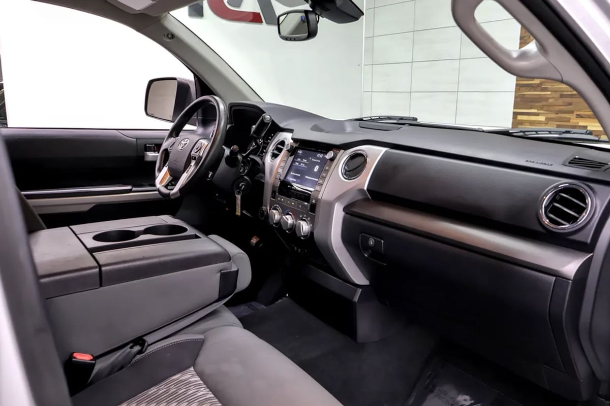 Toyota Tundra photo 12
